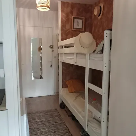Studio Cabine Piscine Sous Les Pins Apartment